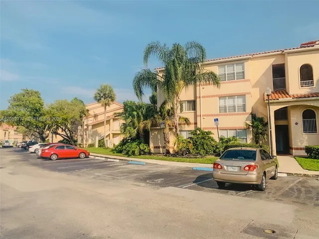 2-bedroom home at 3380 N Pinewalk Drive N #1111, Margate
