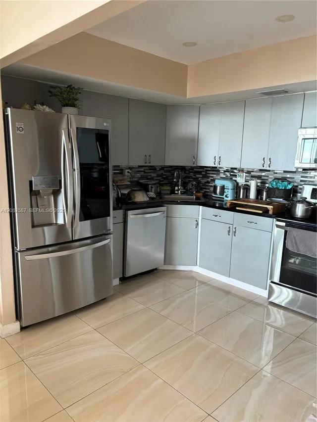 2-bedroom rental at 2150 Sans Souci Boulevard #B1605, North Miami