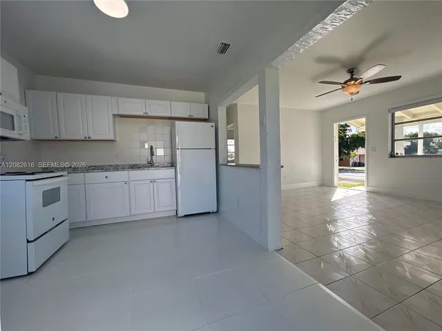 2-bedroom rental at 725 SW 8th Avenue #A, Hallandale Beach