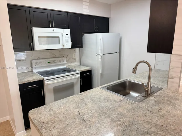 2-bedroom rental at 700 NW 103rd Terrace #101, Pembroke Pines