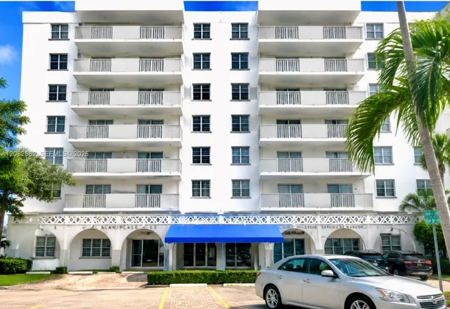 1-bedroom rental at 1455 N Treasure Drive #4M, North Bay Village