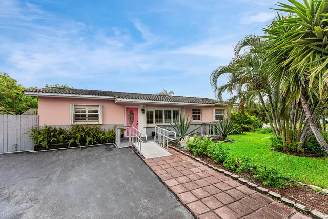 4-bedroom home at 1010 SW 6TH Avenue, Deerfield Beach