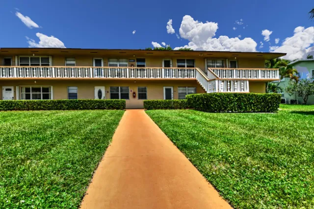 2-bedroom home at 203 Coventry I, West Palm Beach