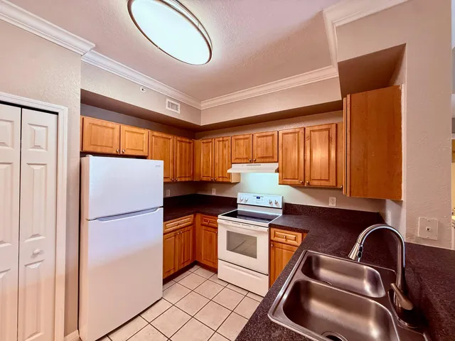3-bedroom rental at 15145 Michelangelo Boulevard #207, Delray Beach