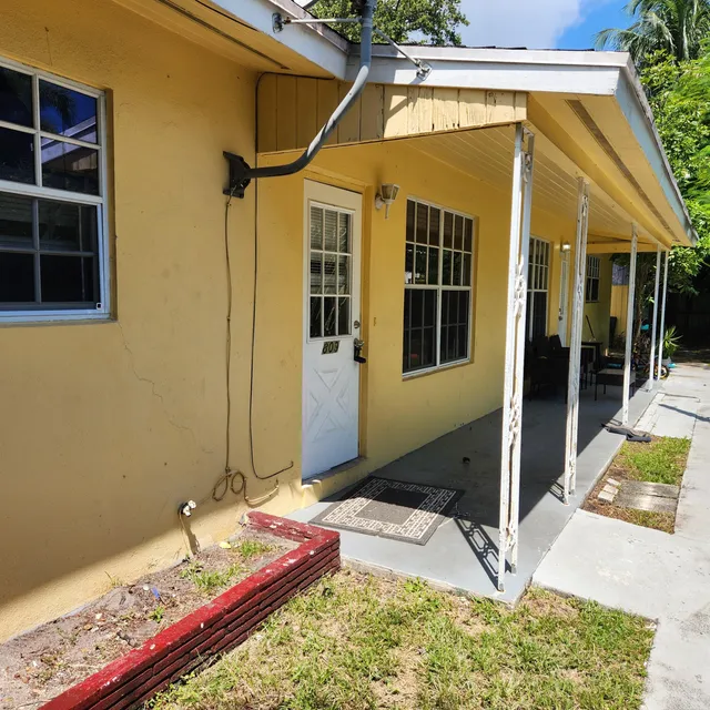 Commercial at 807 W Las Olas Boulevard #807-819, Fort Lauderdale