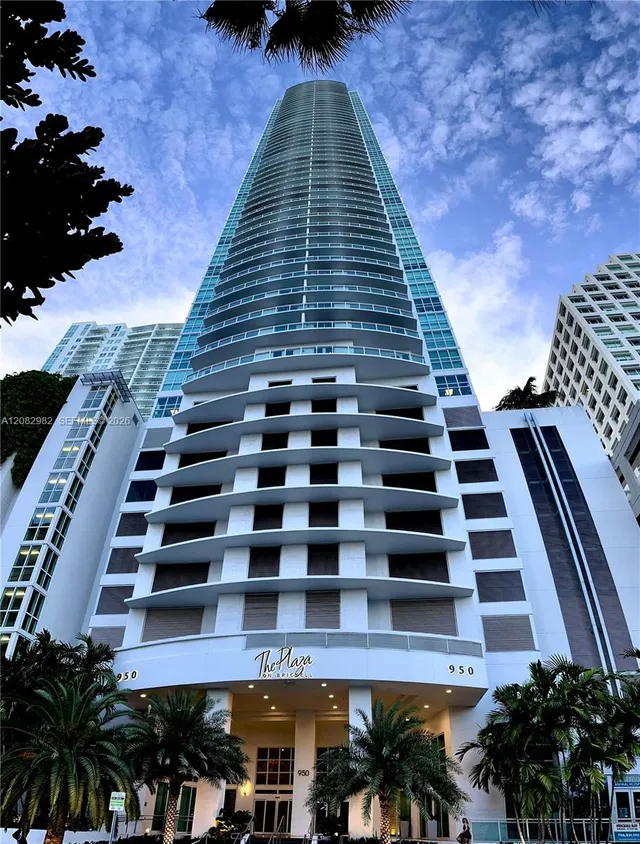 1-bedroom home at 950 Brickell Bay Drive #4908, Miami