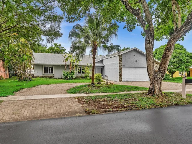 3-bedroom rental at 8240 NW 54th Street #8240, Lauderhill