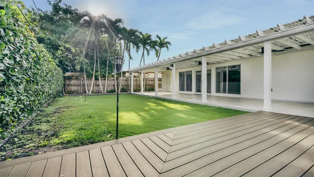3-bedroom rental at 9710 SW 14th Street, Miami