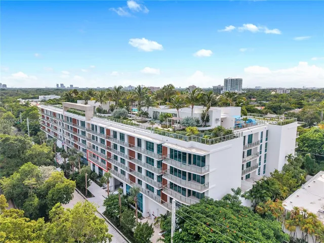 3-bedroom rental at 2200 Brickell Avenue #202, Miami