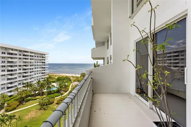1-bedroom rental at 199 Ocean Lane Drive #902, Key Biscayne