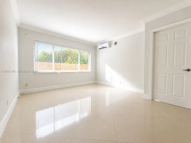 1-bedroom rental at 2901 Middle River Drive #5, Fort Lauderdale