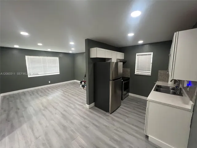 1-bedroom rental at 30 SE 4th Avenue #106, Hallandale Beach