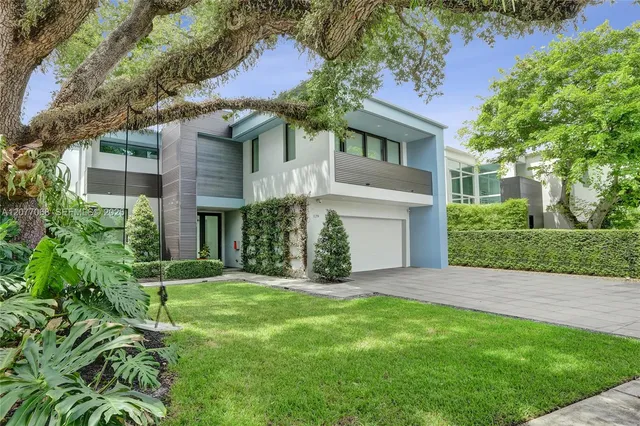 4-bedroom home at 129 N Victoria Park Road, Fort Lauderdale