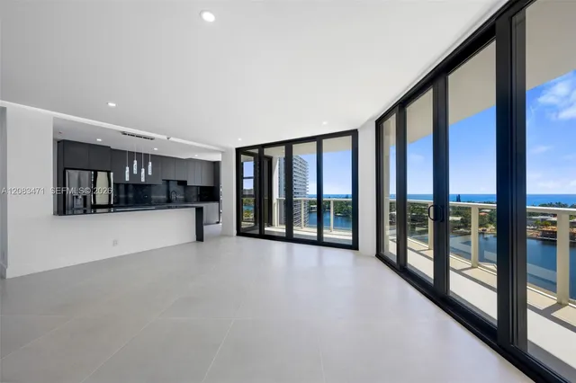 3-bedroom home at 20281 E Country Club Drive #1008, Aventura