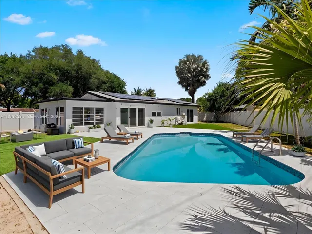 3-bedroom rental at 421 S 56th Terrace, Hollywood