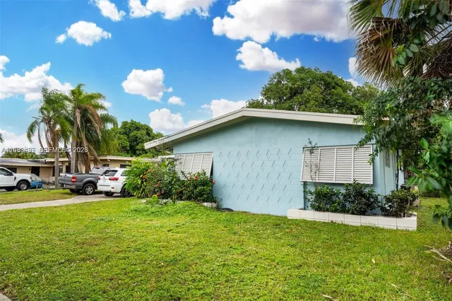 3-bedroom rental at 18525 NW 39th Avenue #0, Miami Gardens