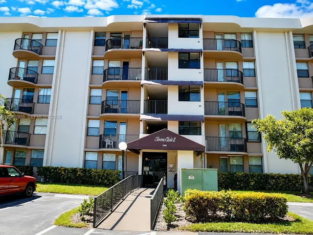 1-bedroom rental at 2701 Riverside Drive #203-B, Coral Springs