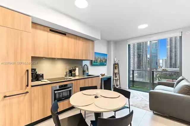 1-bedroom rental at 121 NE 5th Street #1711, Miami