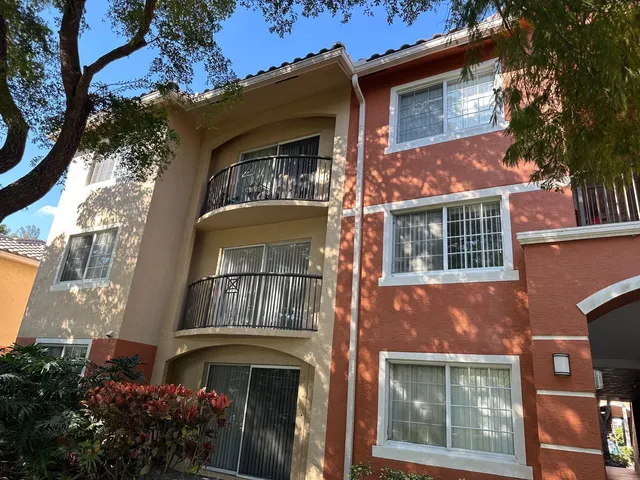 3-bedroom rental at 4179 N HAVERHILL Road #609, West Palm Beach