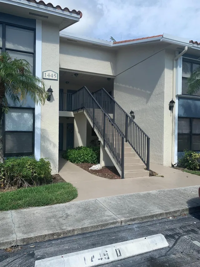 2-bedroom rental at 1445 LAKE CRYSTAL Drive #H, West Palm Beach