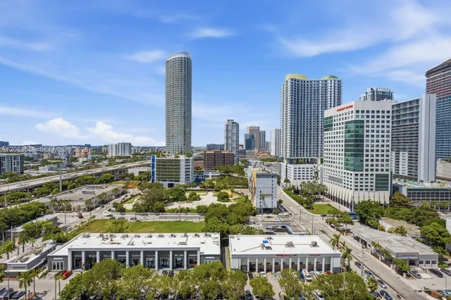 1-bedroom home at 239 SW 9th #1704, Miami