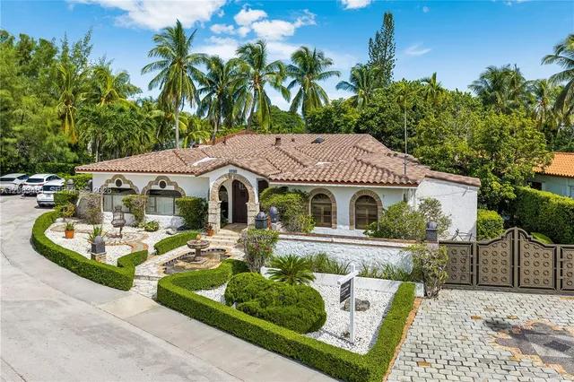 4-bedroom home at 1150 N Biscayne Point Road, Miami Beach