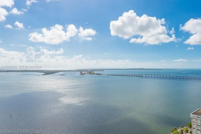 3-bedroom rental at 1331 Brickell Bay Drive #3505, Miami