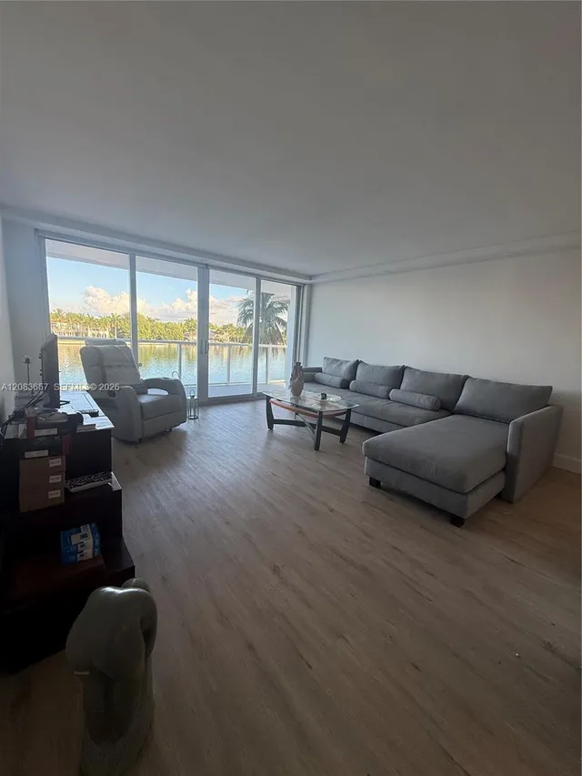 2-bedroom rental at 5750 Collins Avenue #3F, Miami Beach