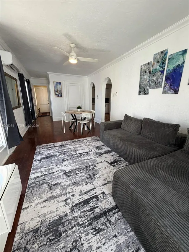 1-bedroom rental at 817 Tyler Street #8, Hollywood