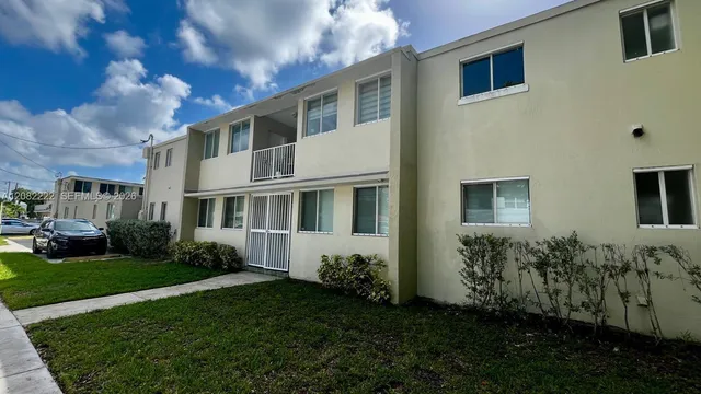 2-bedroom rental at 695 SW 11th Street #204, Miami