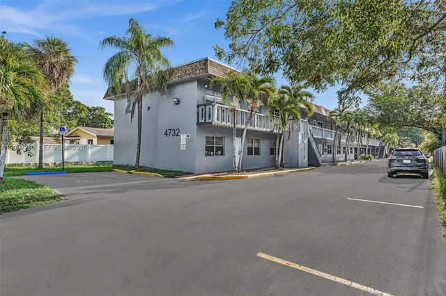 2-bedroom rental at 4732 SW 33rd Avenue #203, Dania Beach