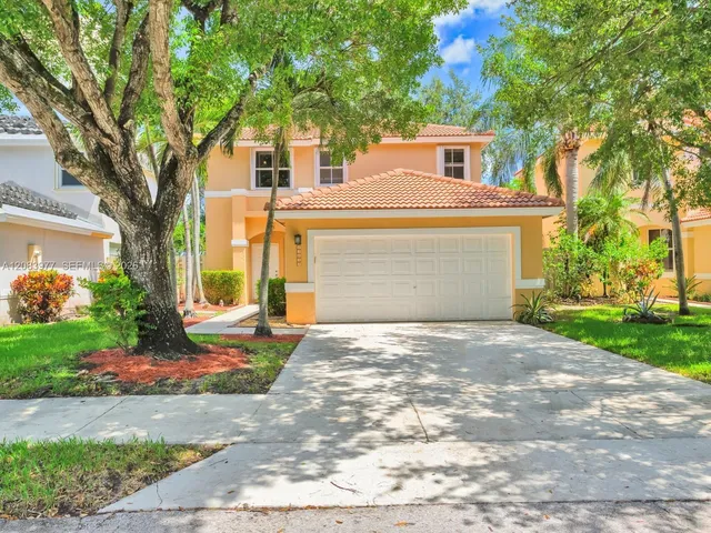 4-bedroom rental at 15037 SW 50th Court #N/A, Davie