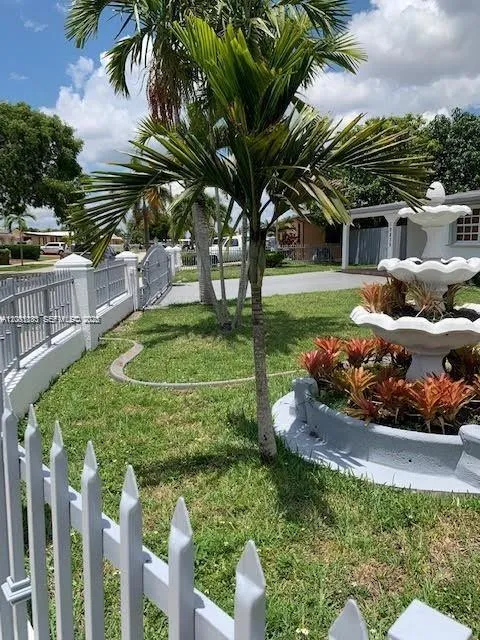 4-bedroom rental at 10835 SW 41st Terrace, Miami