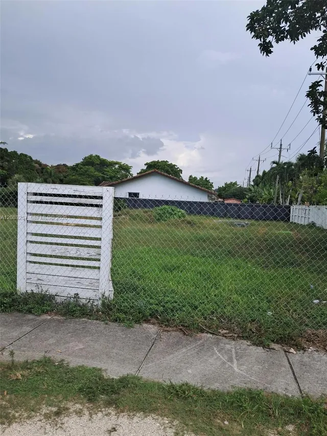 Land at 9801 SW 56th Street, Miami