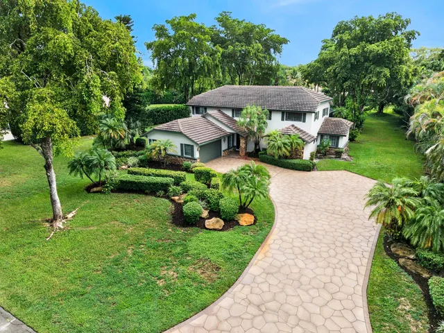 5-bedroom home at 7100 E Cypresshead Drive E, Parkland