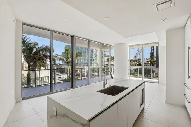 3-bedroom home at 1400 BISCAYNE Boulevard #201, Miami