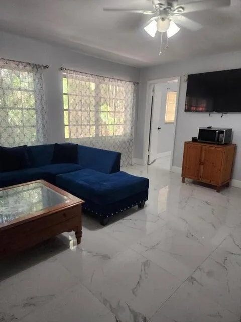 1-bedroom rental at 33xx SW 16TH Street #R, Fort Lauderdale