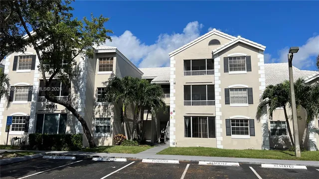 1-bedroom rental at 2841 N Oakland Forest Drive #203, Oakland Park