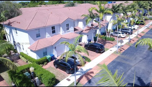 4-bedroom rental at 1035 NE 207th Terrace, Miami