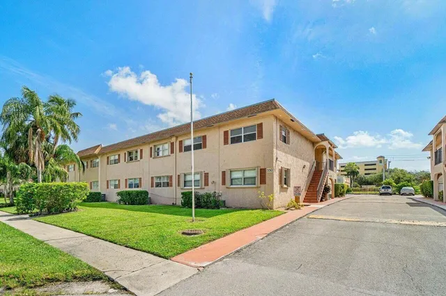 2-bedroom home at 500 SW 2nd Avenue #120, Boca Raton