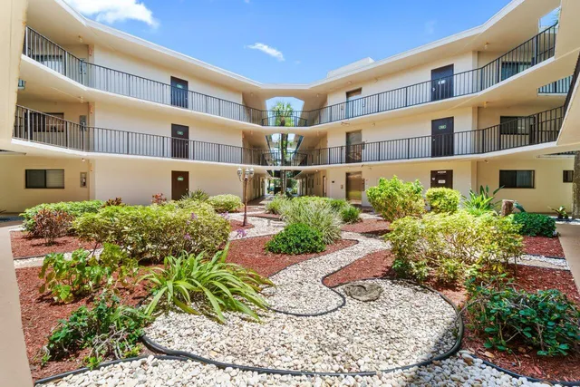 1-bedroom home at 5100 Las Verdes Circle #316, Delray Beach