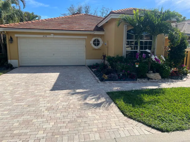 3-bedroom home at 4194 IMPERIAL ISLE Drive, Lake Worth