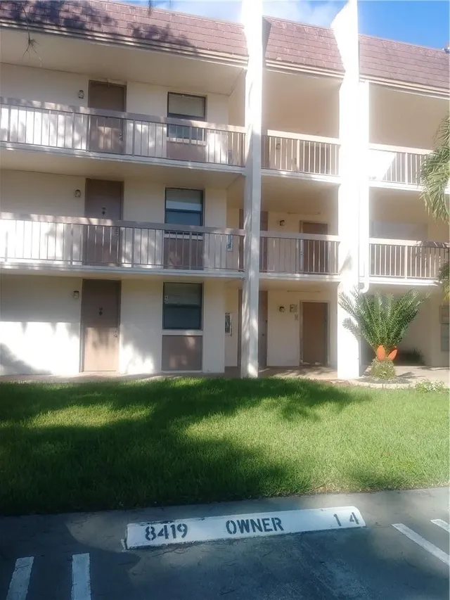 2-bedroom rental at 8419 Forest Hills Drive #105, Coral Springs