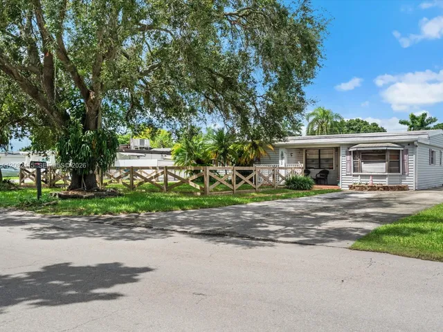 4-bedroom home at 30312 SW 172nd Avenue, Homestead
