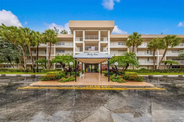 2-bedroom rental at 3051 S PALM AIRE Drive #408, Pompano Beach