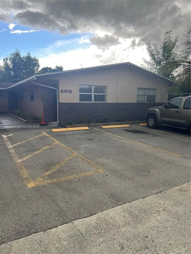 2-bedroom rental at 6470 NW 20th Court #2r, Sunrise