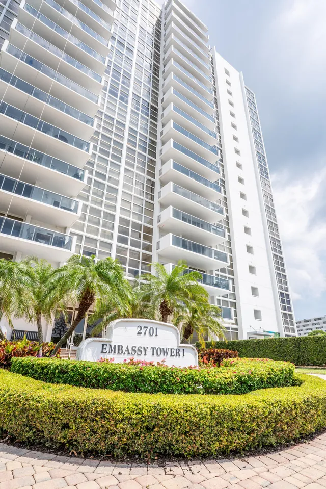 2-bedroom rental at 2701 N Ocean Boulevard #2B, Fort Lauderdale