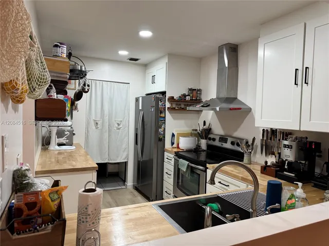 3-bedroom home at 2308 N 37th Avenue, Hollywood