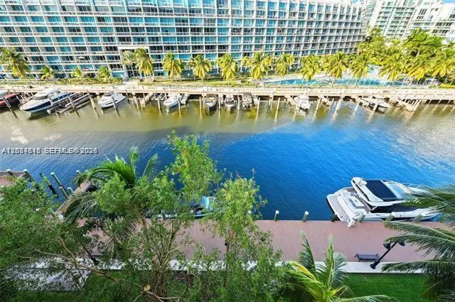 2-bedroom rental at 3001 NE 185th Street #615, Aventura