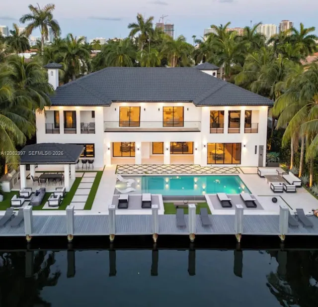 5-bedroom rental at 131 Royal Palm Drive #0, Fort Lauderdale